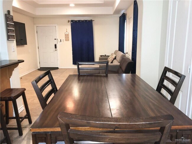 Building Photo - 17 Parkplace Ave