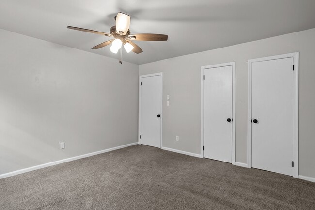 Building Photo - 913 Laredo Ct