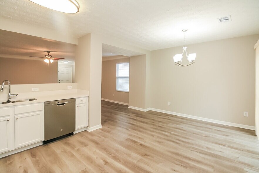 Building Photo - 5616 Sable Way