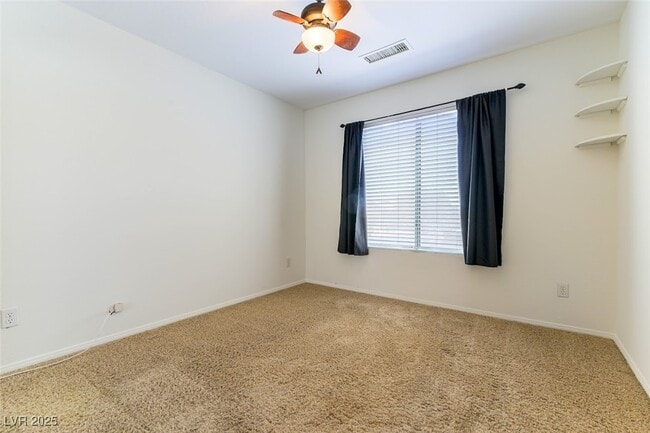 Building Photo - 3353 Kylemore St