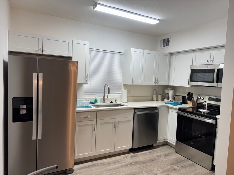 Building Photo - 2590 First St