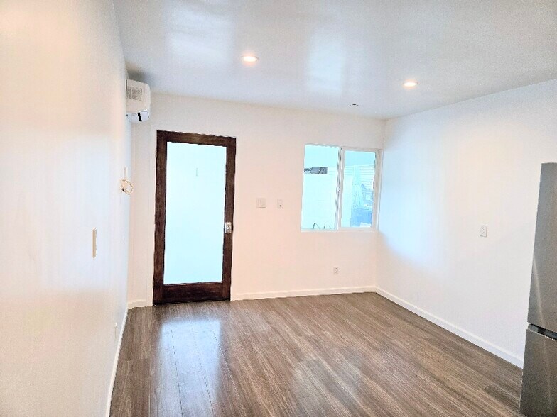 Building Photo - 3121 Larga Ave