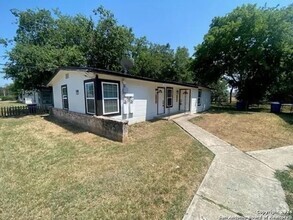 Building Photo - Charming Newly Renovated 2-Bedroom Duplex ...