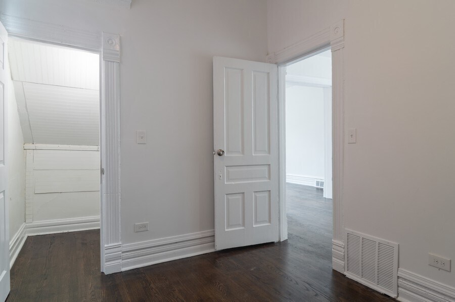 Bedroom - 1714 N Whipple St