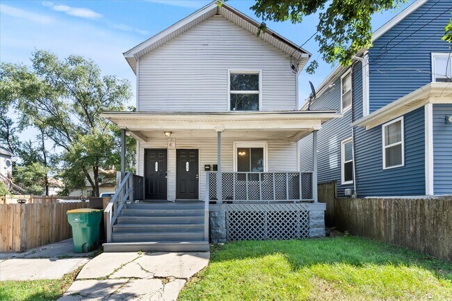Primary Photo - 316 N Hickory St