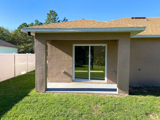 Building Photo - 482 Martigues Dr