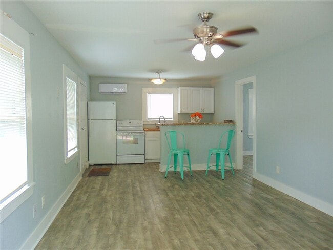 Building Photo - 5113 Avenue O 1/2