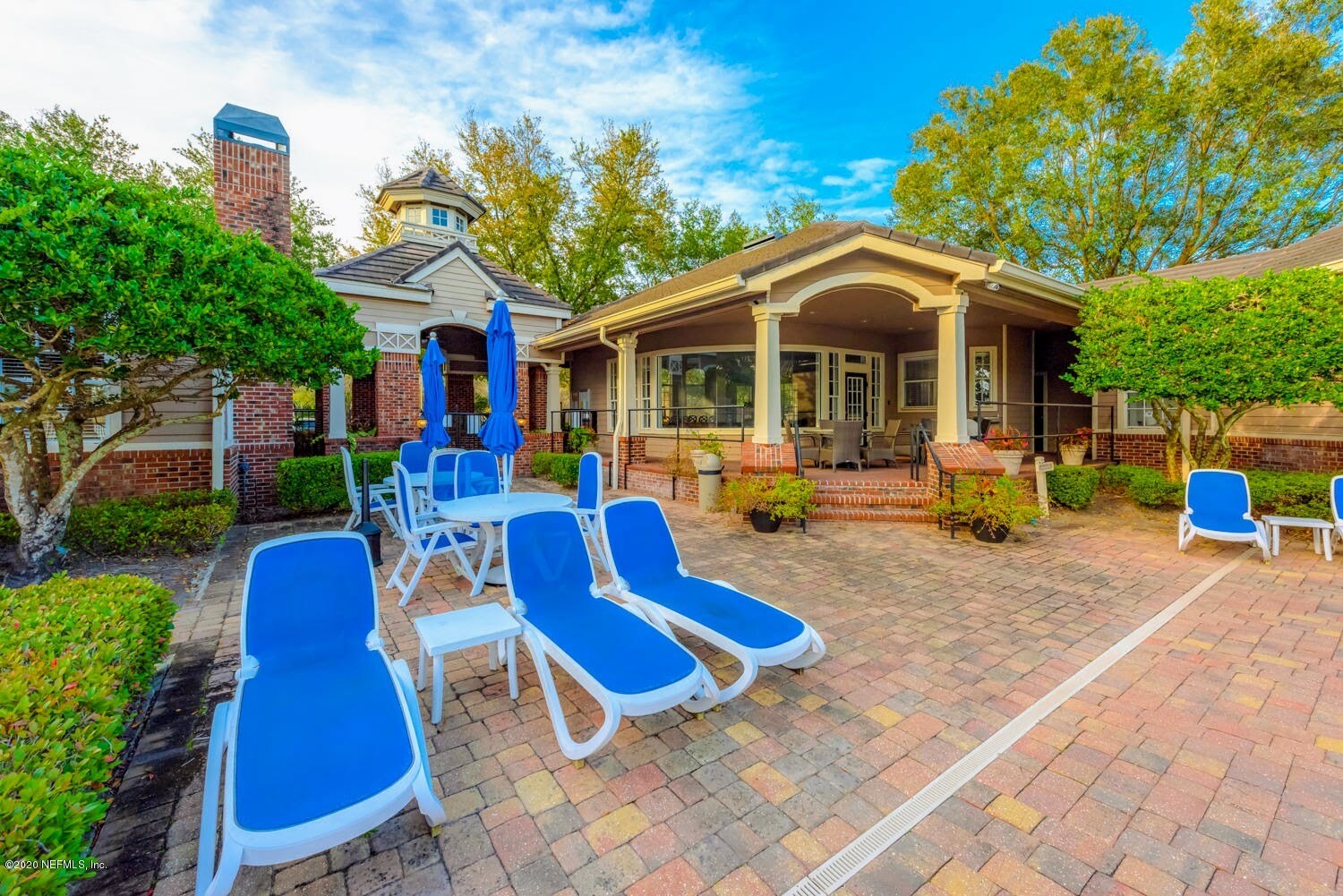 Building Photo - 10000 Gate Pky N