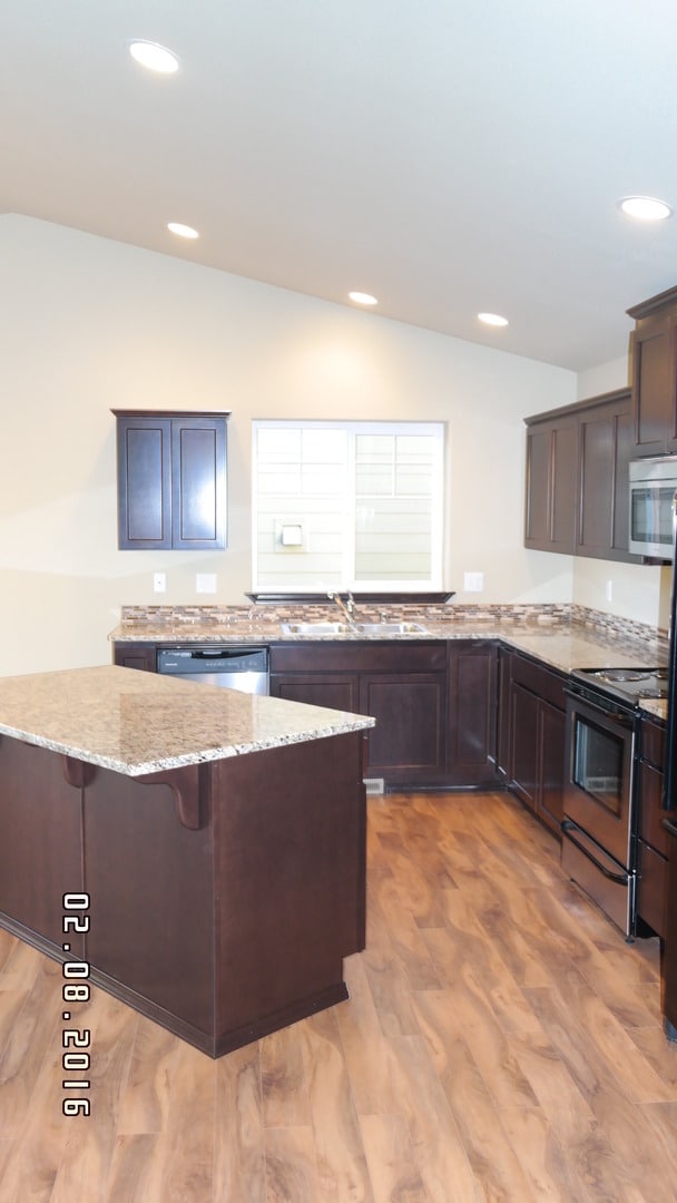 Building Photo - 1529 E Gateway Heights Loop