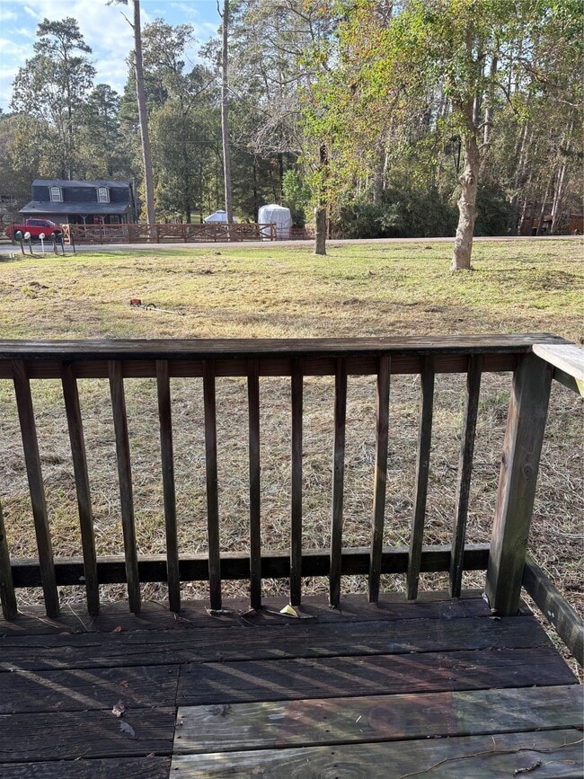 Building Photo - 905 St Lawrence River Rd