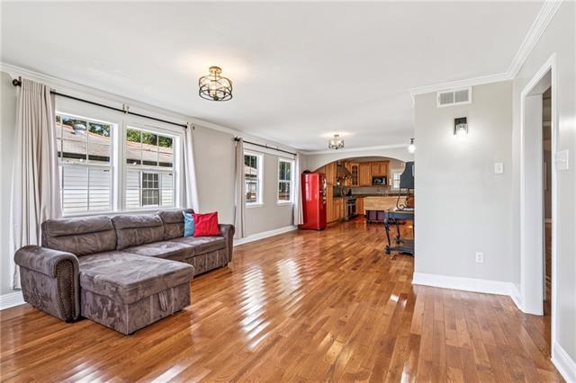 Building Photo - 9523 Palm St