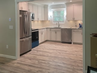 Building Photo - 453 Thompson St