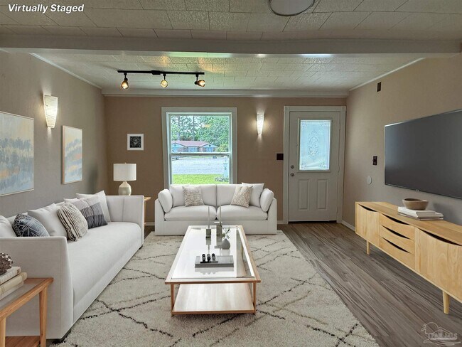 Building Photo - 1310 El Dorado Dr