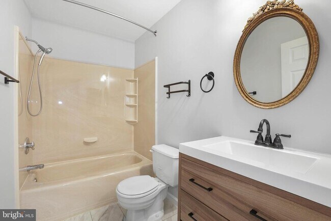 Building Photo - 7329 Fleetwood Ct