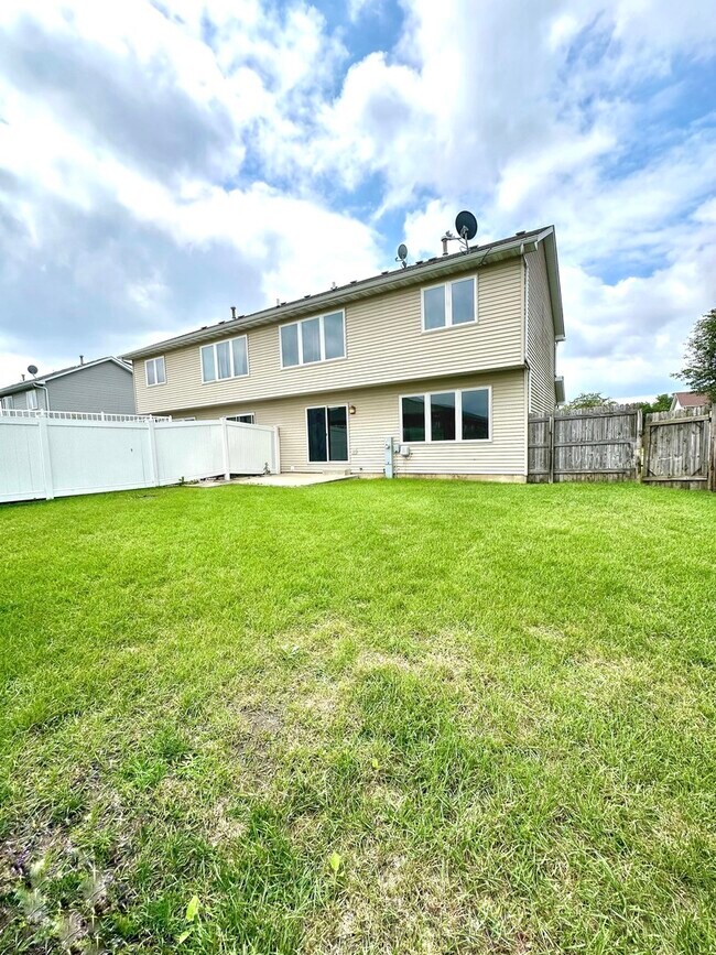 Building Photo - 2394 Caton Crest Dr