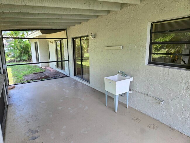 Building Photo - 3921 NW 114th Ave