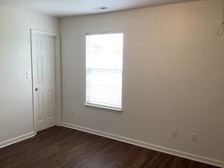 Building Photo - 3672 Watkins Ridge Ct