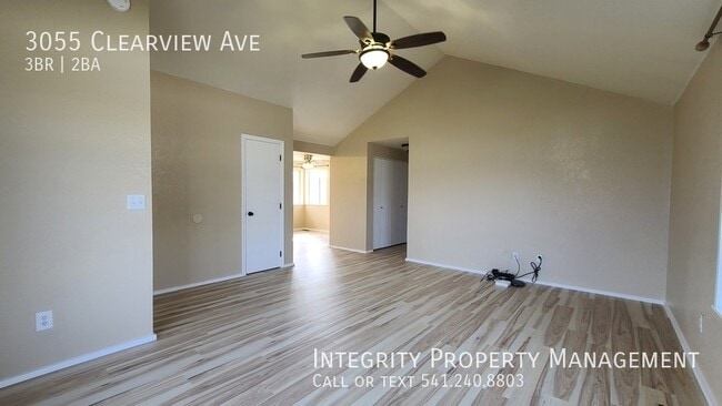 Building Photo - 3055 Clearview Ave