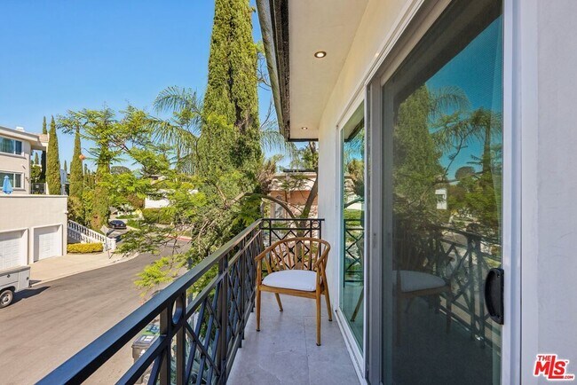 Building Photo - 2411 Mt Olympus Dr