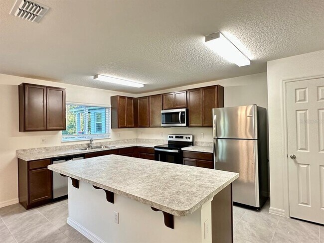 Building Photo - 2872 Sanctuary Dr