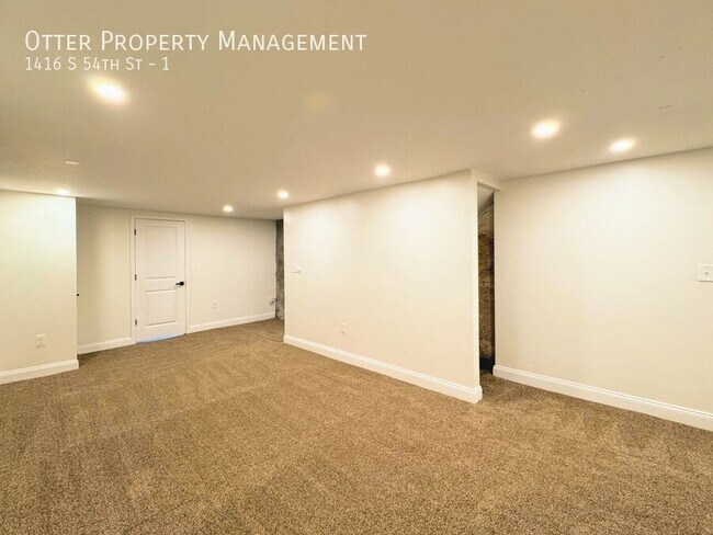 Building Photo - 1416 S 54th St