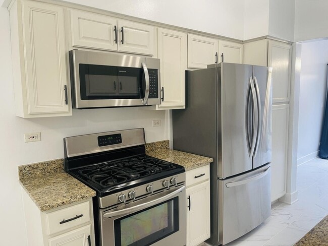 Building Photo - 2813 Powell Ct