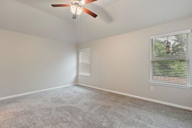 Building Photo - Beautiful 3 bedroom, 2 bathroom home in Hills of Bear Creek!!!