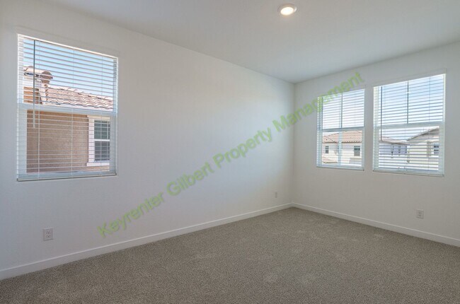 Building Photo - Pet Friendly 5 bed/3 bath in the Hawes Crossing Community of East Mesa