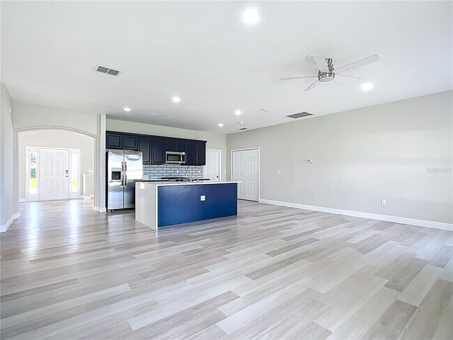 Building Photo - 550 Reddicks Cir