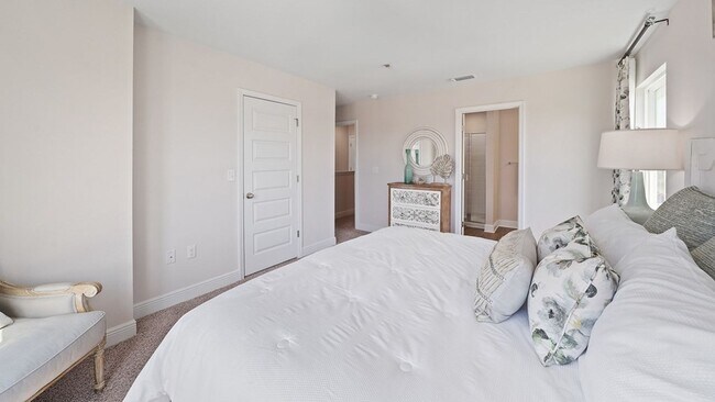 Building Photo - Modern 3BR/2.5BA Home with Open Floor Plan, Granite Counters & 1-Car Garage – Valdosta, GA