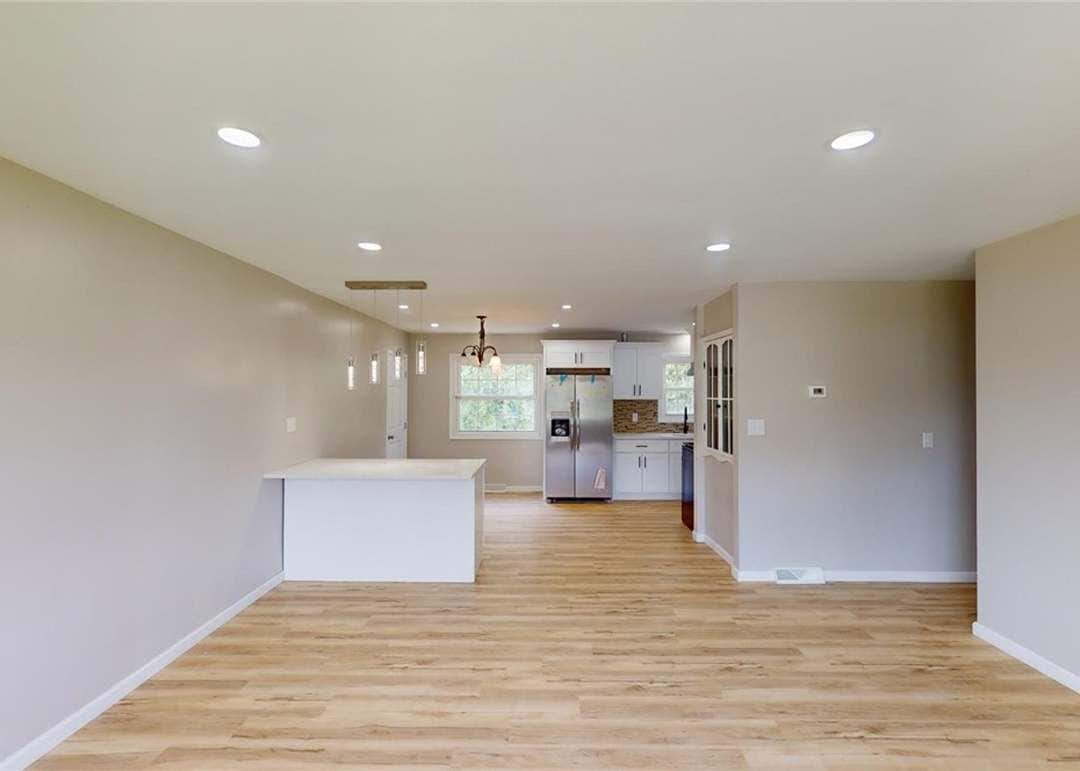 Building Photo - 2526 E 39th St