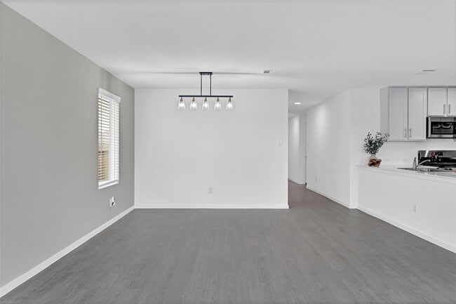 Building Photo - 25419 Birch Hill Drive