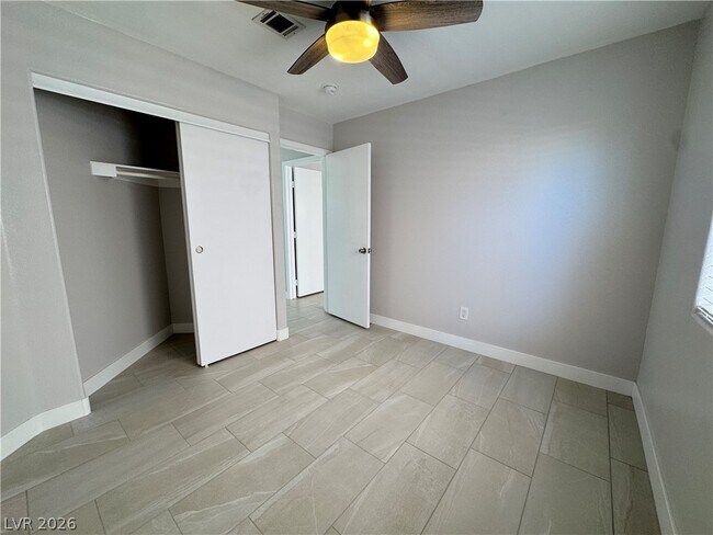 Building Photo - 9180 Sparklewood Ct