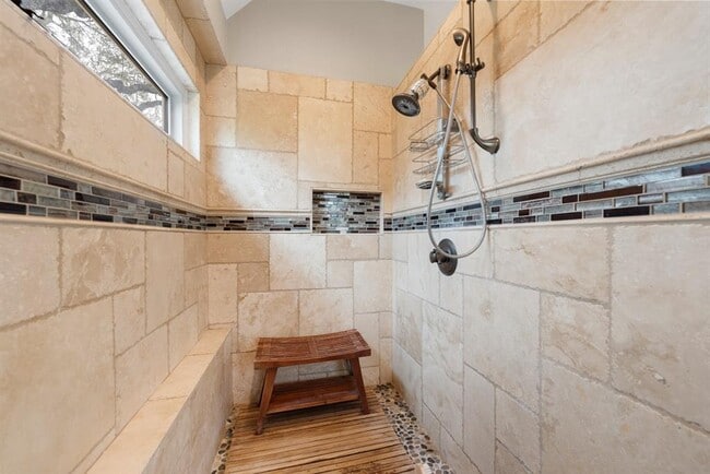 Building Photo - 664 Ranchers Club Ln