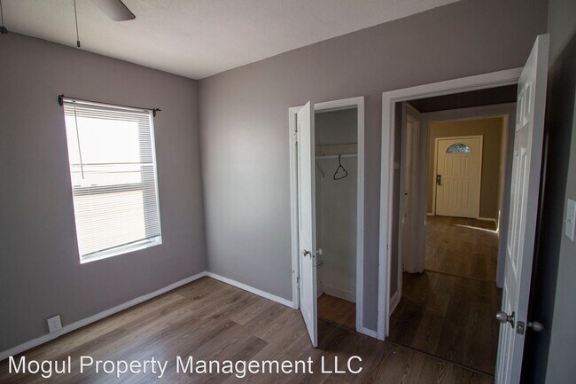 Building Photo - 2 br, 1 bath House - 4058 E Iowa Ave