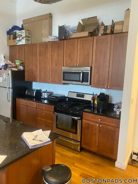 Building Photo - 600 Columbia Rd