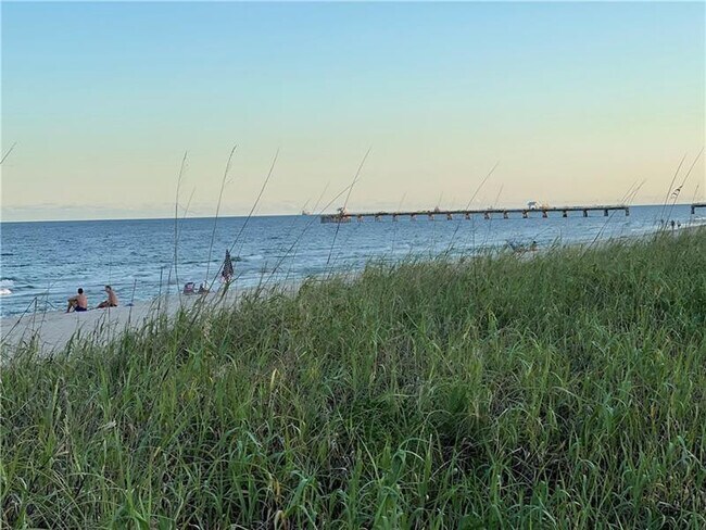 Building Photo - 4564 El Mar Dr