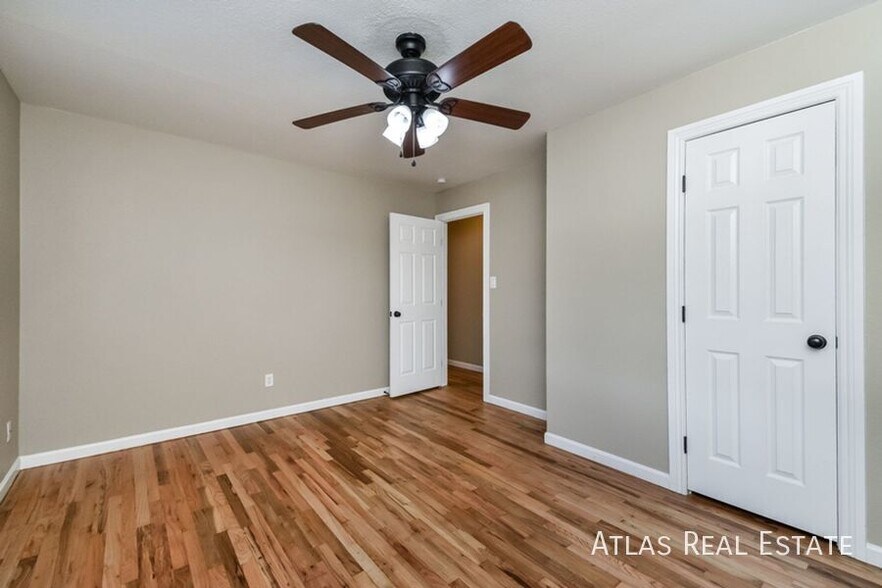 Building Photo - 612 Zion Dr
