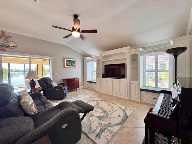 Building Photo - 4167 Victory Dr
