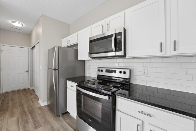 Building Photo - 2068 Opal St
