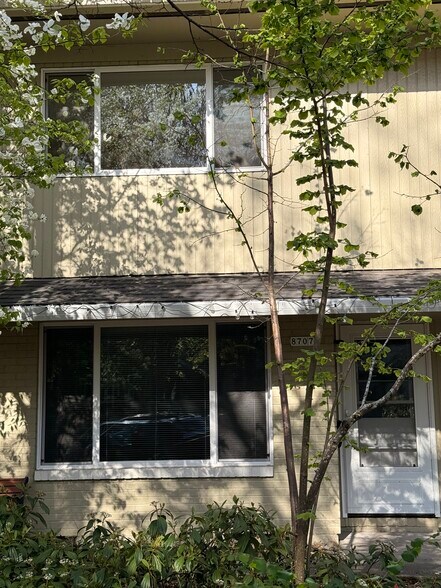 Building Photo - 8707 Southeast 9th Avenue