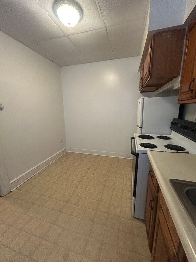 Building Photo - 727 Linden Ave