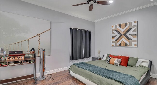 Building Photo - Charming 3 bedroom, 3 bath!