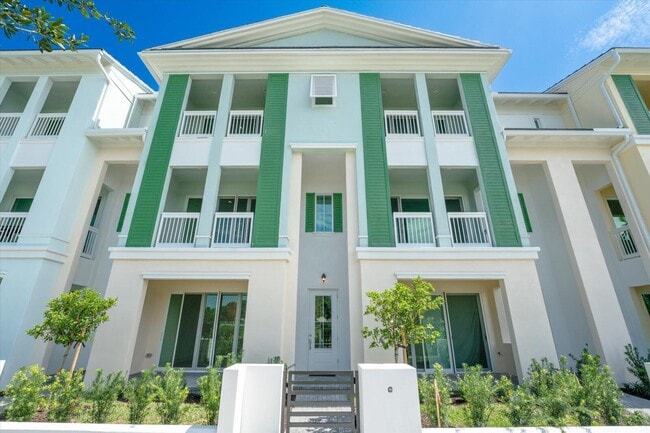 Building Photo - 12546 Gross Pointe Dr