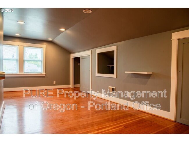 Building Photo - 5311 NE 30th Ave