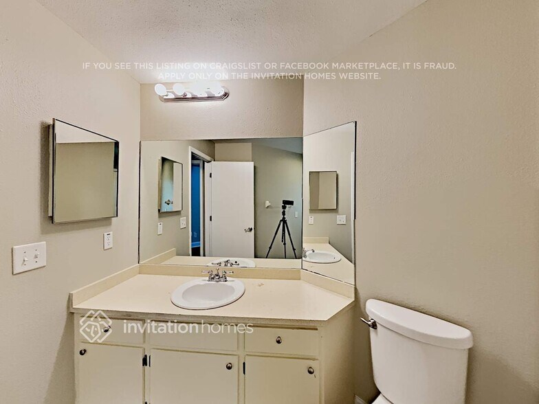 Building Photo - 8626 Sunnydale Ln