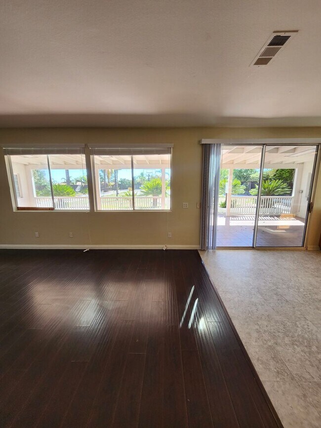 Building Photo - Beautiful two-story home located in the he...