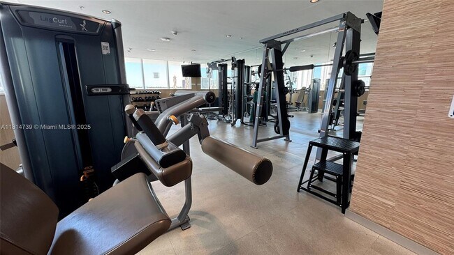 Building Photo - 400 Sunny Isles Blvd