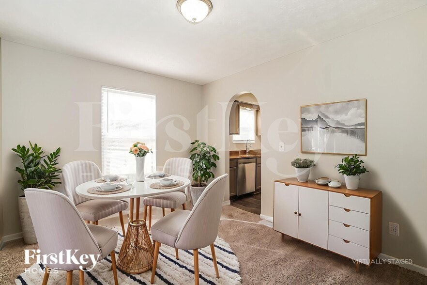 Building Photo - 391 Oak Village Dr