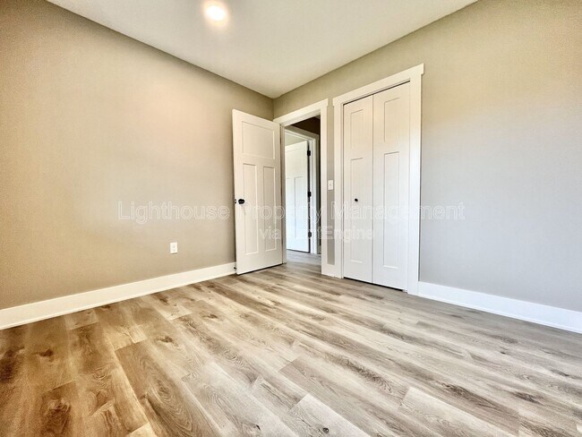 Building Photo - 818 Delray Ave SE